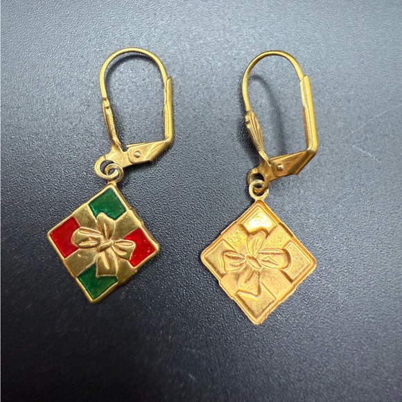 Gold Tone and Multicolor Gift Box Earrings Christmas Holidays Presents - Picture 2 of 3